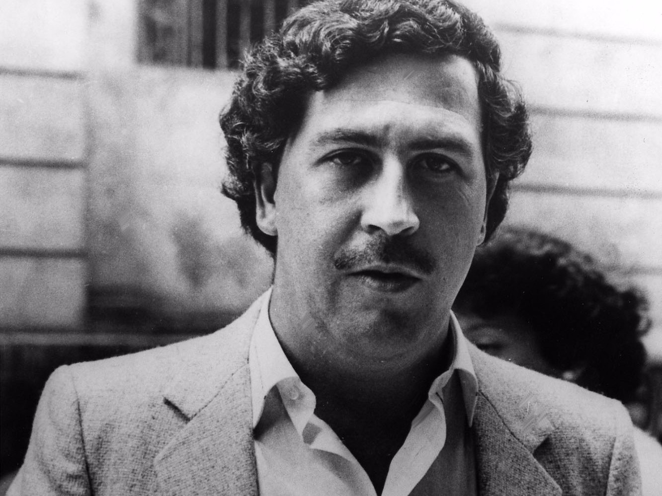 Indignación por una discoteca en París "a la gloria" de Pablo Escobar