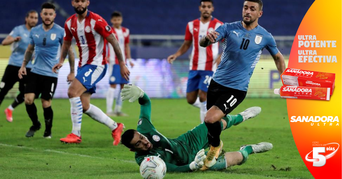 Uruguay vence a Paraguay y se verá en cuartos con Colombia en Brasilia
