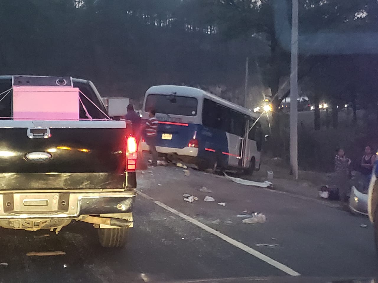 Una mujer muerta y al menos 10 heridos deja accidente de bus en sector de Zambrano