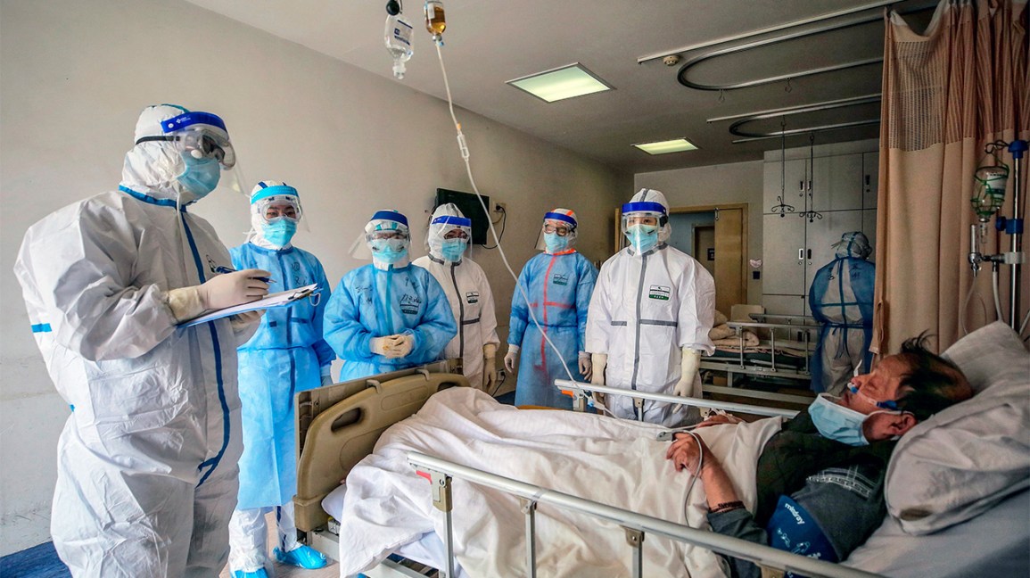 Bajan los casos de Covid-19 en China, cuya economía empieza a registrar daños
